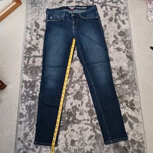 ** LAST CHANCE SALE** Levi Denizen Modern Skinny, Women's 6M 28x32